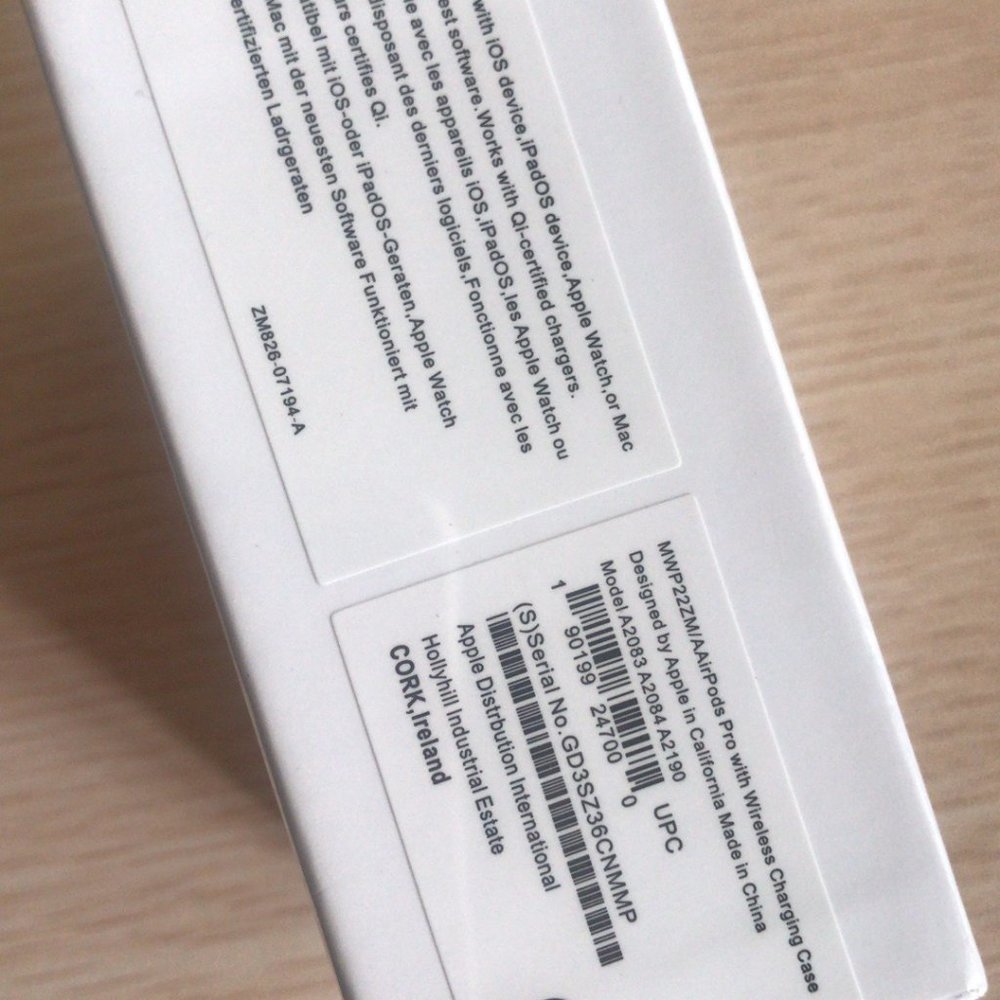 Apple's new headphones - Picture 4 of 13